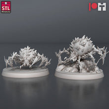 Load image into Gallery viewer, Ice Spider Miniature Set | Frost Spider | Giant Spider | Snow Spider | Wolf Spider | 5E | Dungeons and Dragons |Pathfinder |DnD |5th Edition